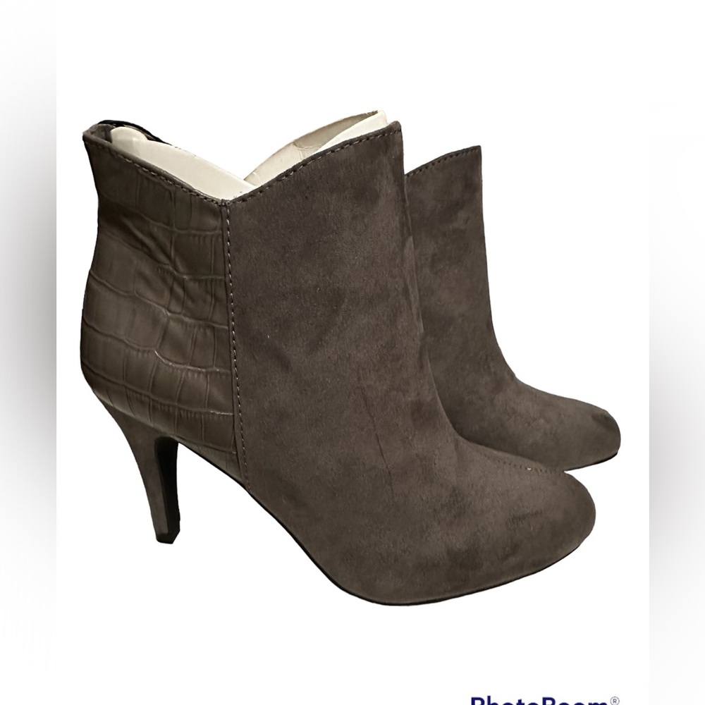 Express Women’s Short Booties